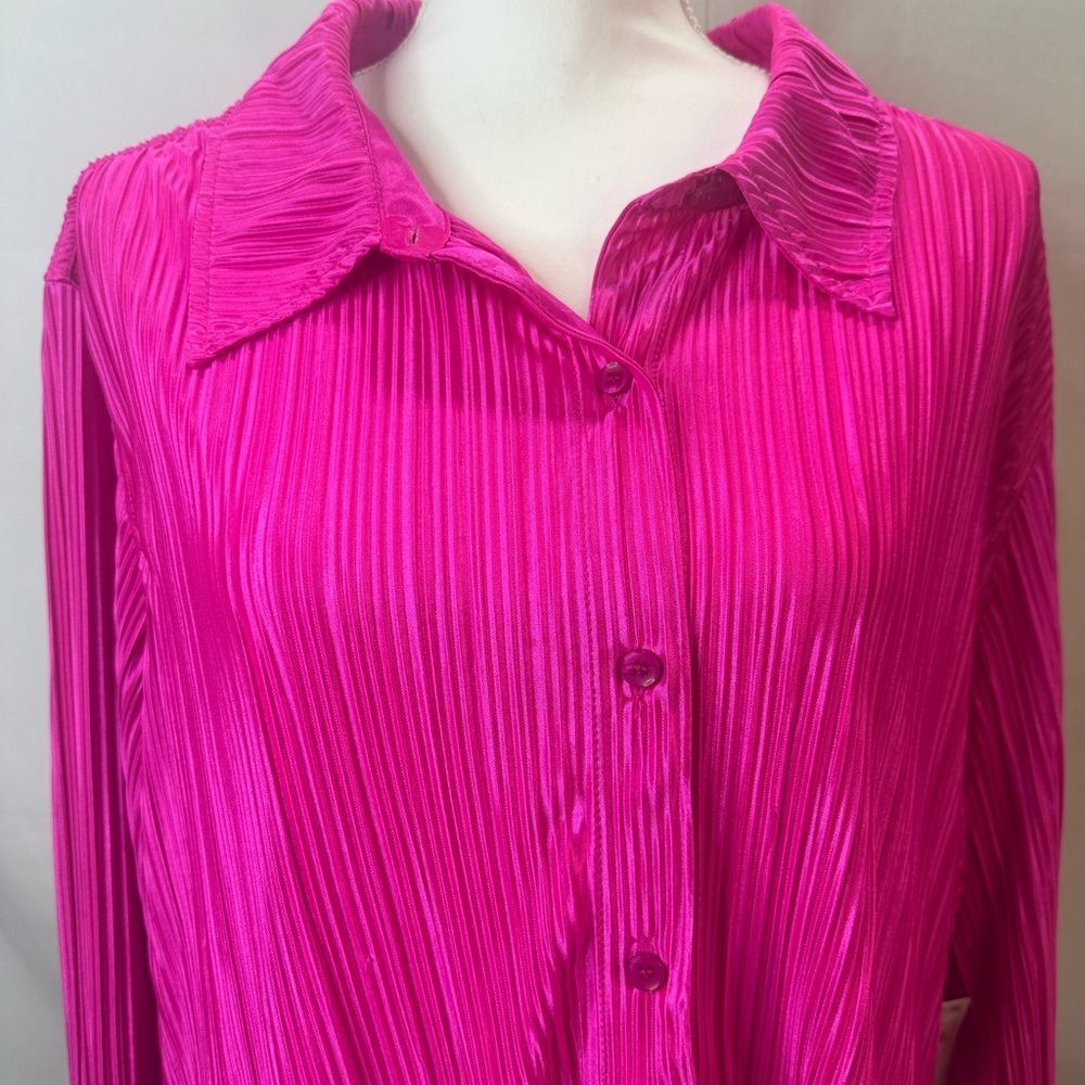 Good American Fuchsia Always Fits Plisse Pleated Button Down Blouse Size 5/6 NWT - Picture 4 of 13